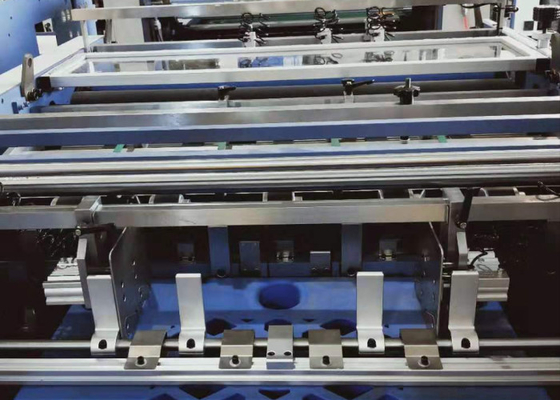 Chine Machine perforante automatique 100 de lamineur de petit pain - épaisseur 500Gsm de papier fournisseur